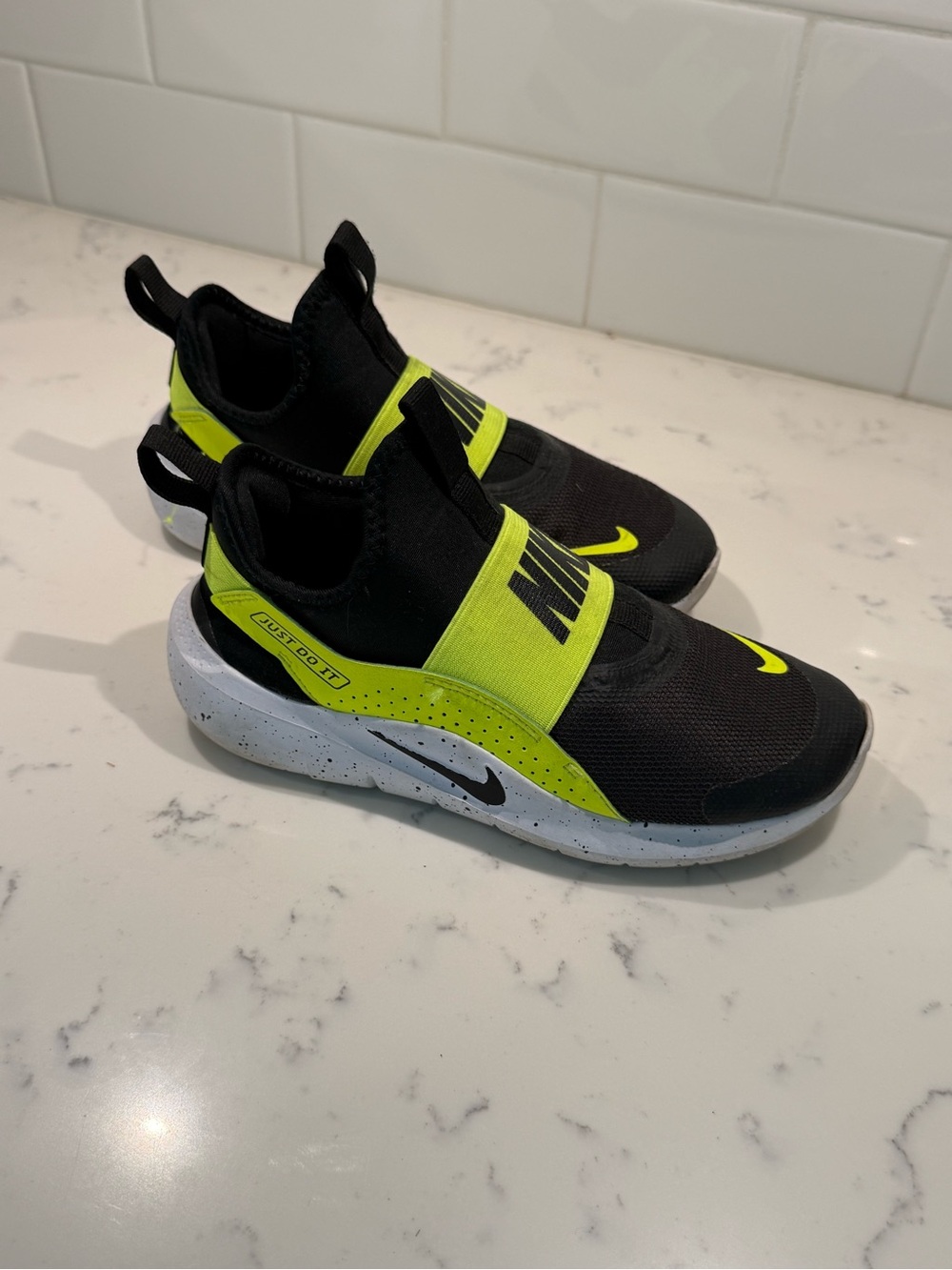 Nike Flex Runner 4 Size 1y Kids Slip-On Sneakers